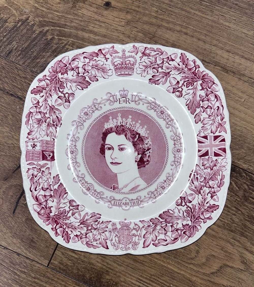 John Maddock & Sons Ivory Ware Queen Elizabeth II 1953 Coronation Souvenir Plate